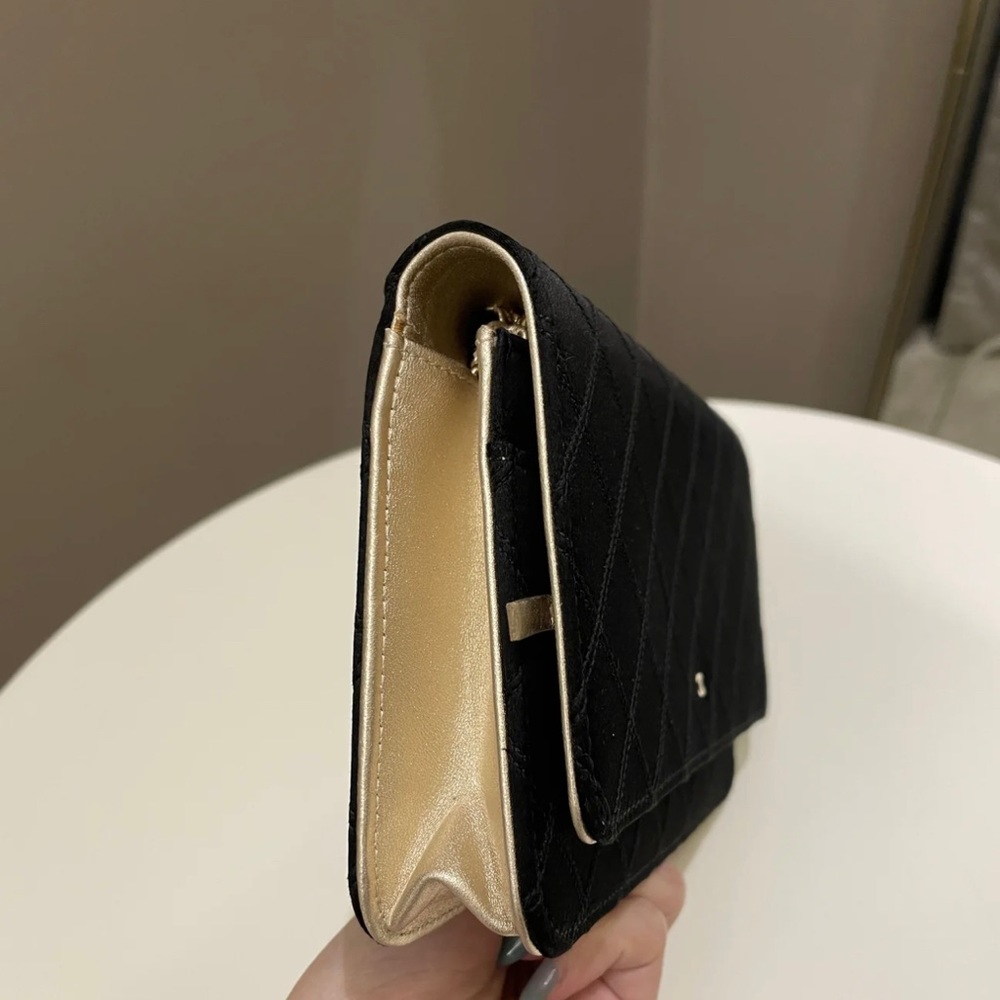 Chanel Quilted Wallet On Chain - Picture 2 of 11